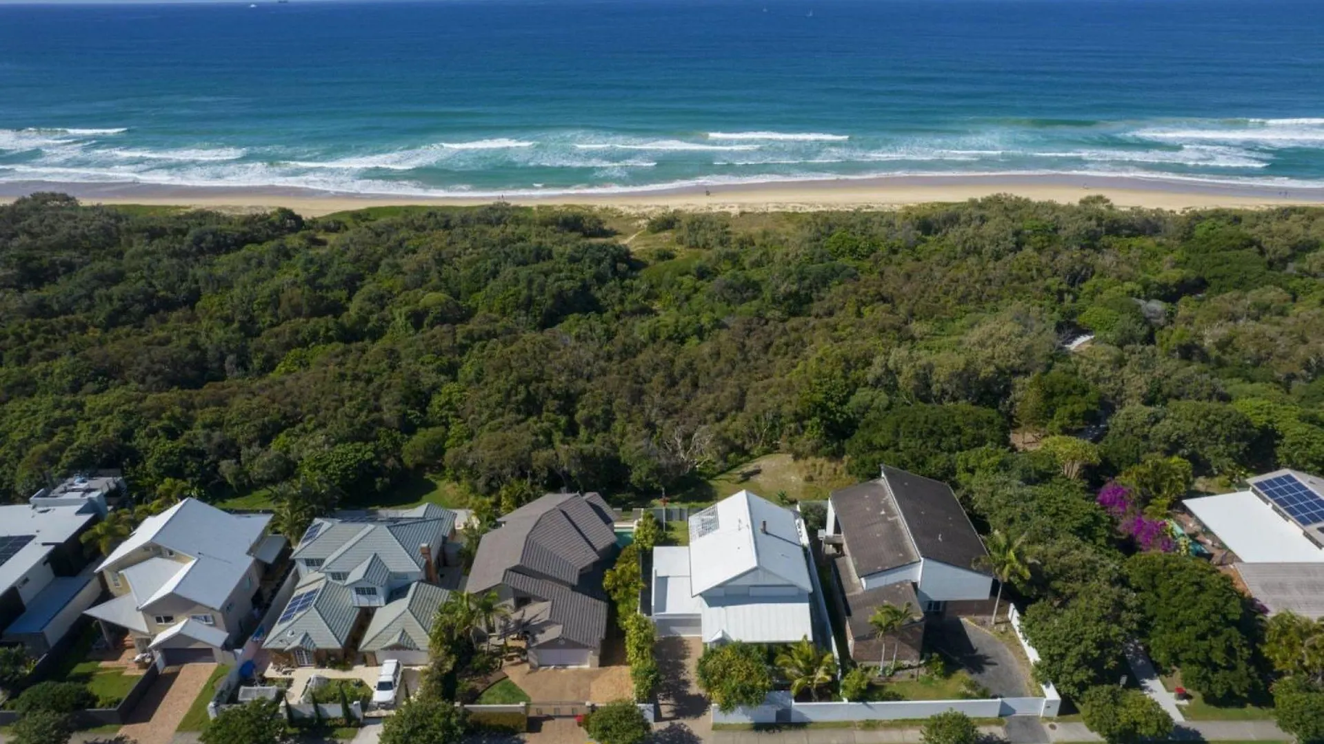 Beachfront 3-Bed With Private Pool & Fireplace Parrearra 0*,